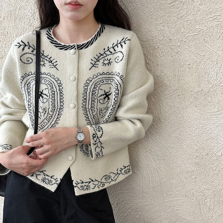 【outer】刺繡柄ニットコート Q7032