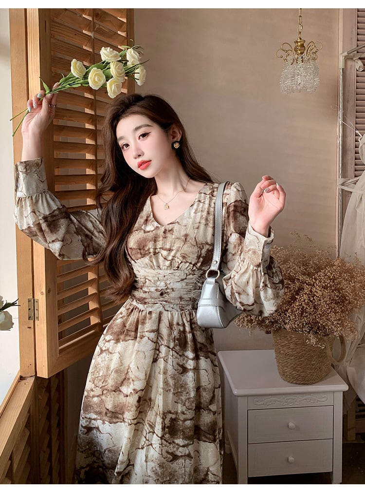 【dress】美人度アップVネックデートワンピース着瘦せ　M17429