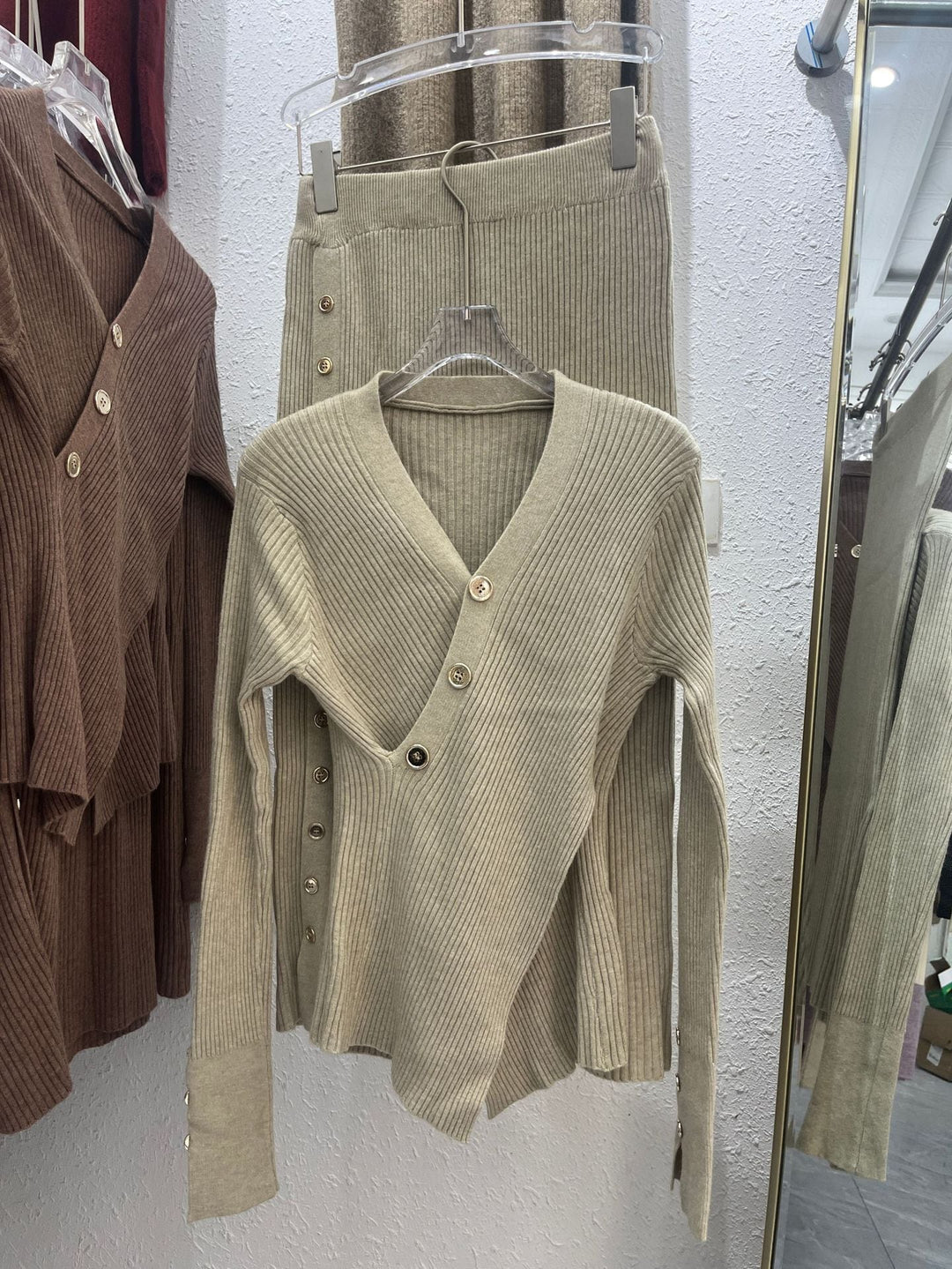 【set】クロスVネックニットセーター×スカートセット　M25894