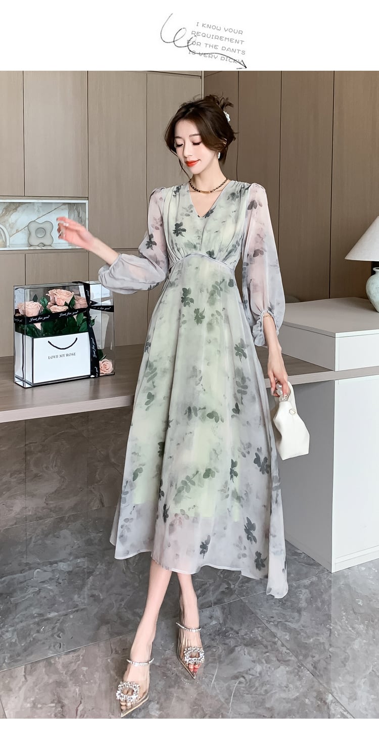 【dress】主役級Vネックプリントデートワンピース　M17612