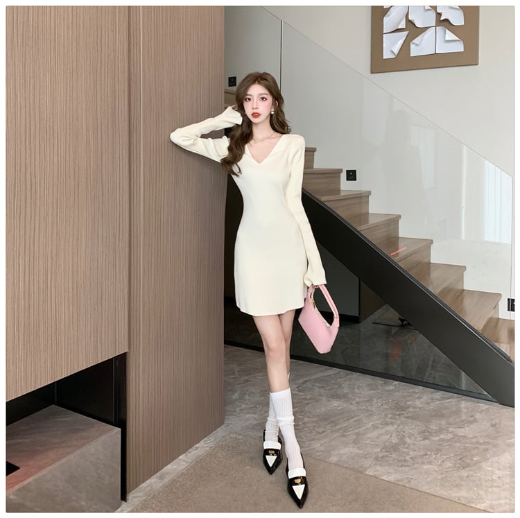 【dress】Vネックニットワンピース　M18381