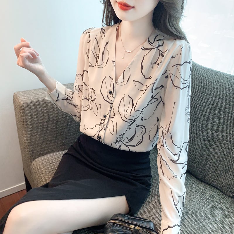 【tops】話題沸騰中 オシャレVネックシャツトップス　M17376