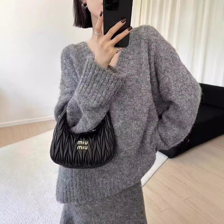 【tops】Vネックニットセーター　M25917