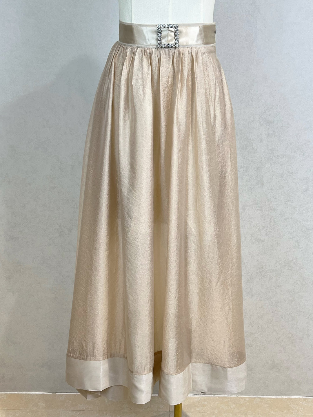 【set】シアー感ノースリーブトップス×ロングスカートセット     N2617
