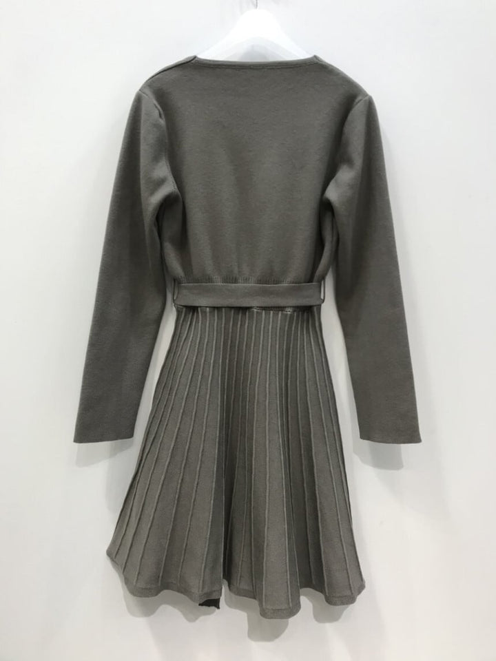 【dress】Vネック無地ニットワンピース　M17900