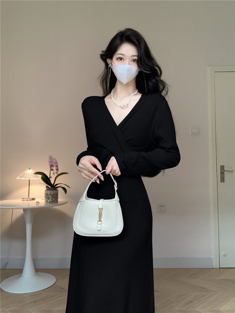 【dress】Vネックニットワンピース　M18047