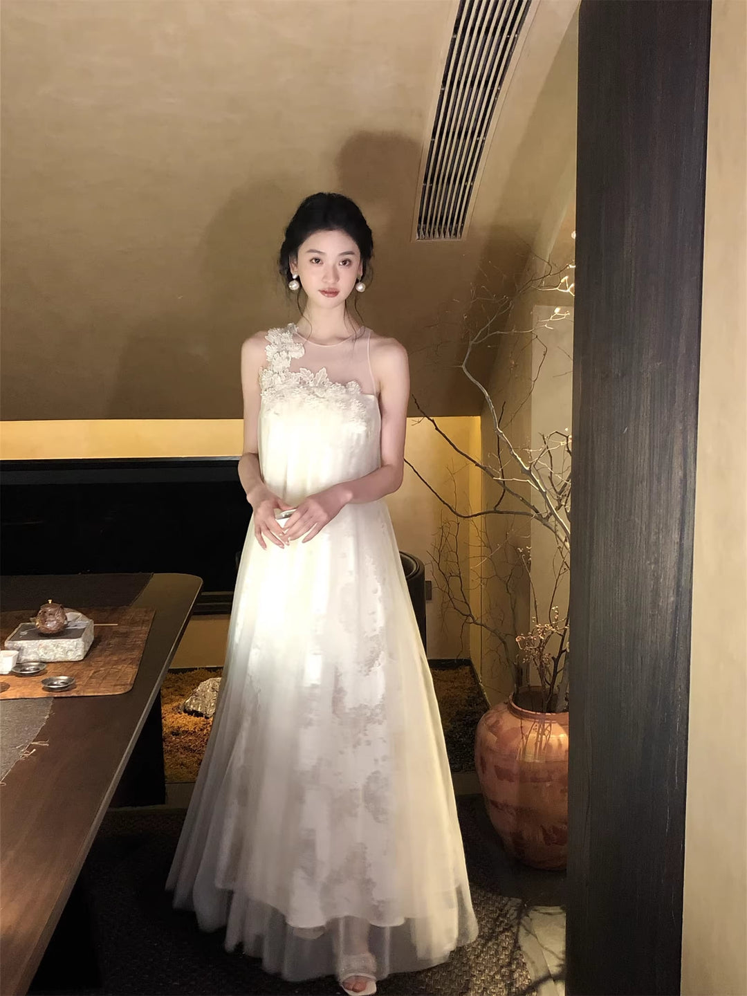 【dress】立体感フラワーノースリーブチュールワンピース Q8409