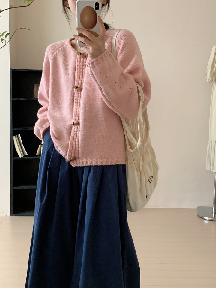【outer】好感度UPラウンドネックカーディガンゆったり　M17526