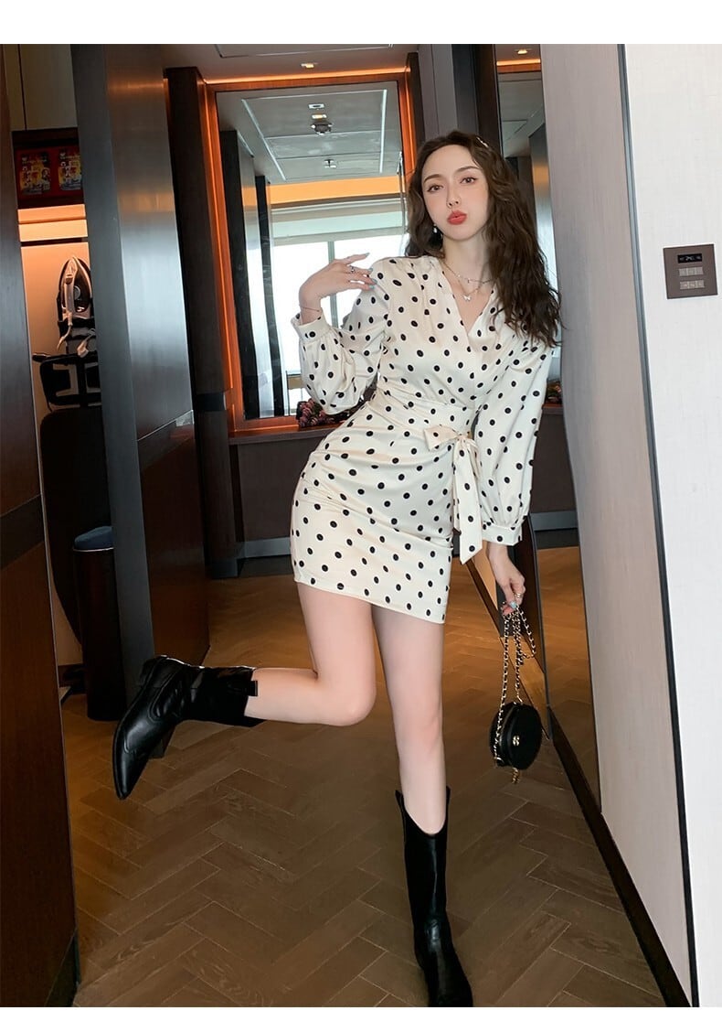 【dress】大人らしい ドット柄デートワンピース着瘦せ　M17100
