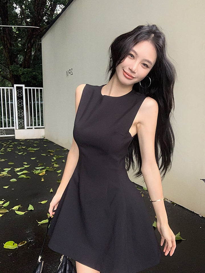 【dress】ノースリーブ美シルエットワンピース　N2662
