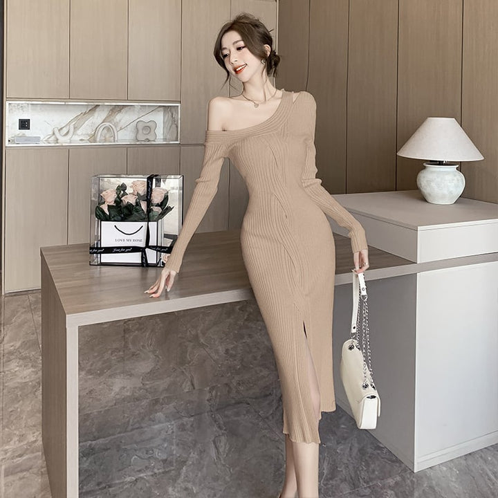【dress】オフショルダースリットワンピース　M18403