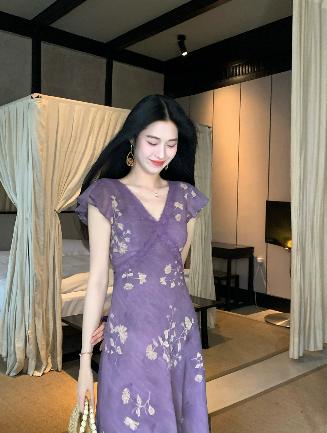 【dress】Vネックフラワー柄ロングワンピース Q8550