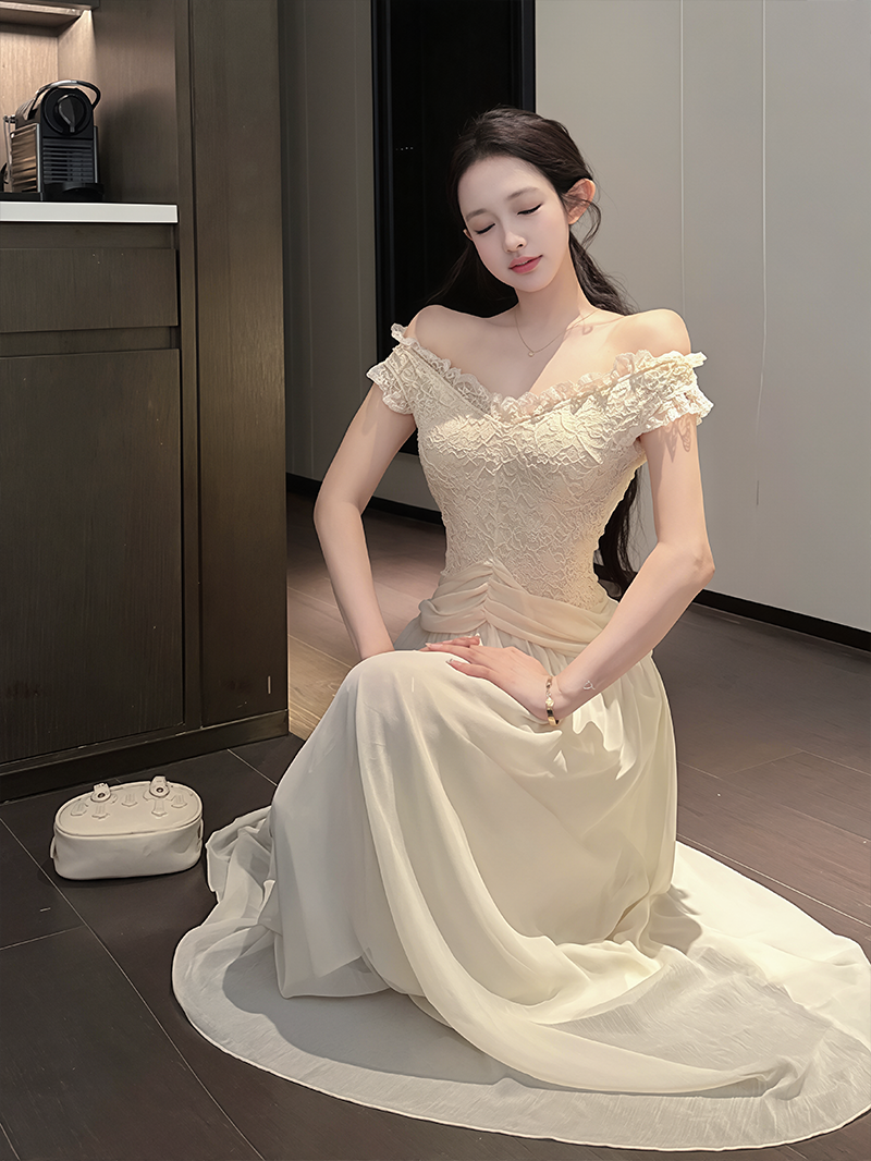 【dress】オフショルダーレースドッキングワンピース Q8633