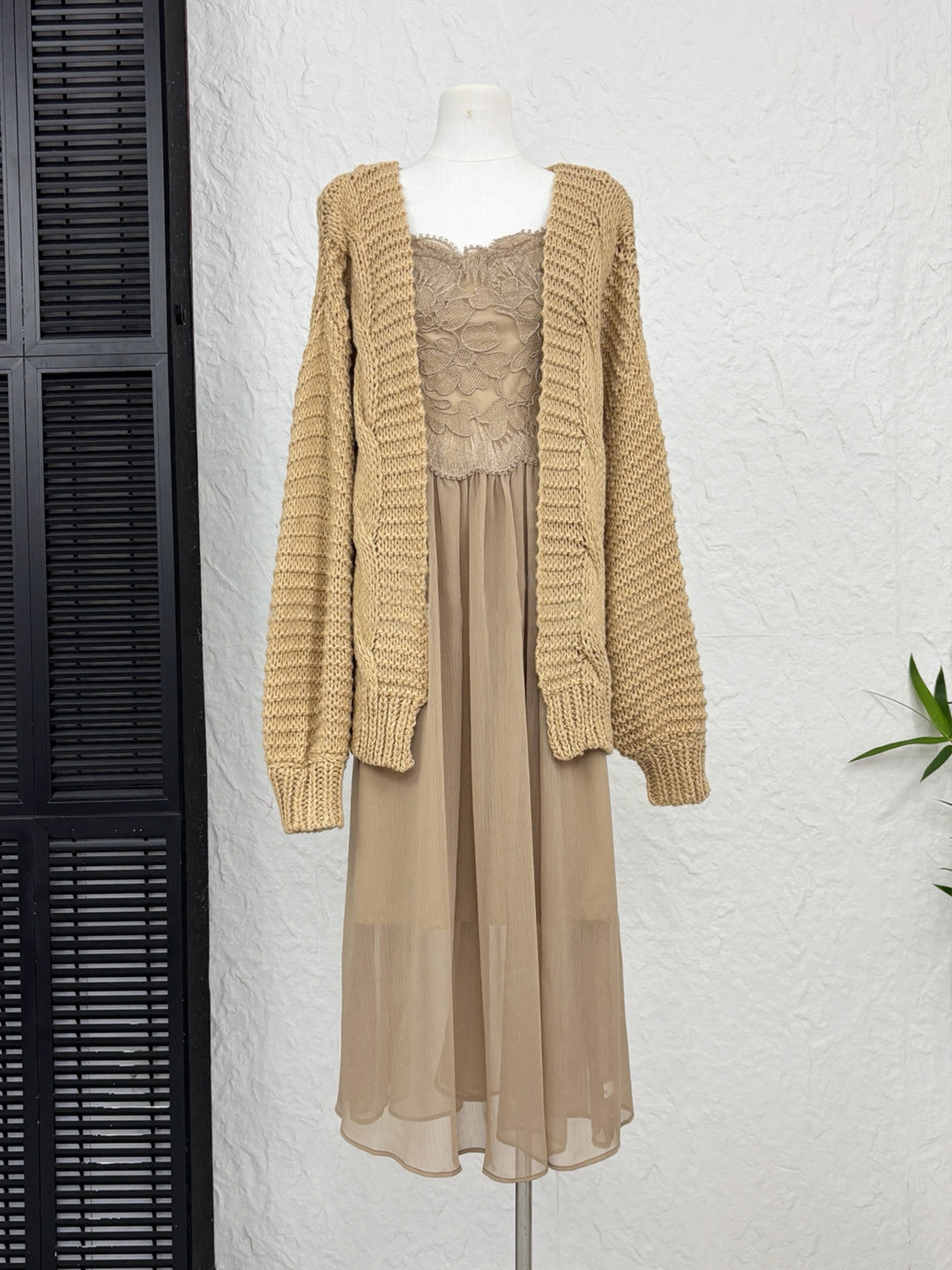 【set】レースドッキングロングキャミワンピース×ニットカーディガンセット Q9295