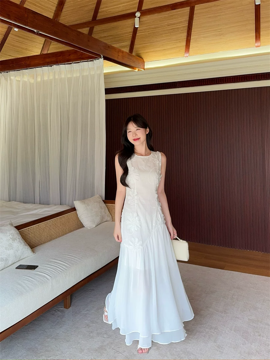 【dress】ノースリーブ刺繍フラワーロングワンピース Q8541