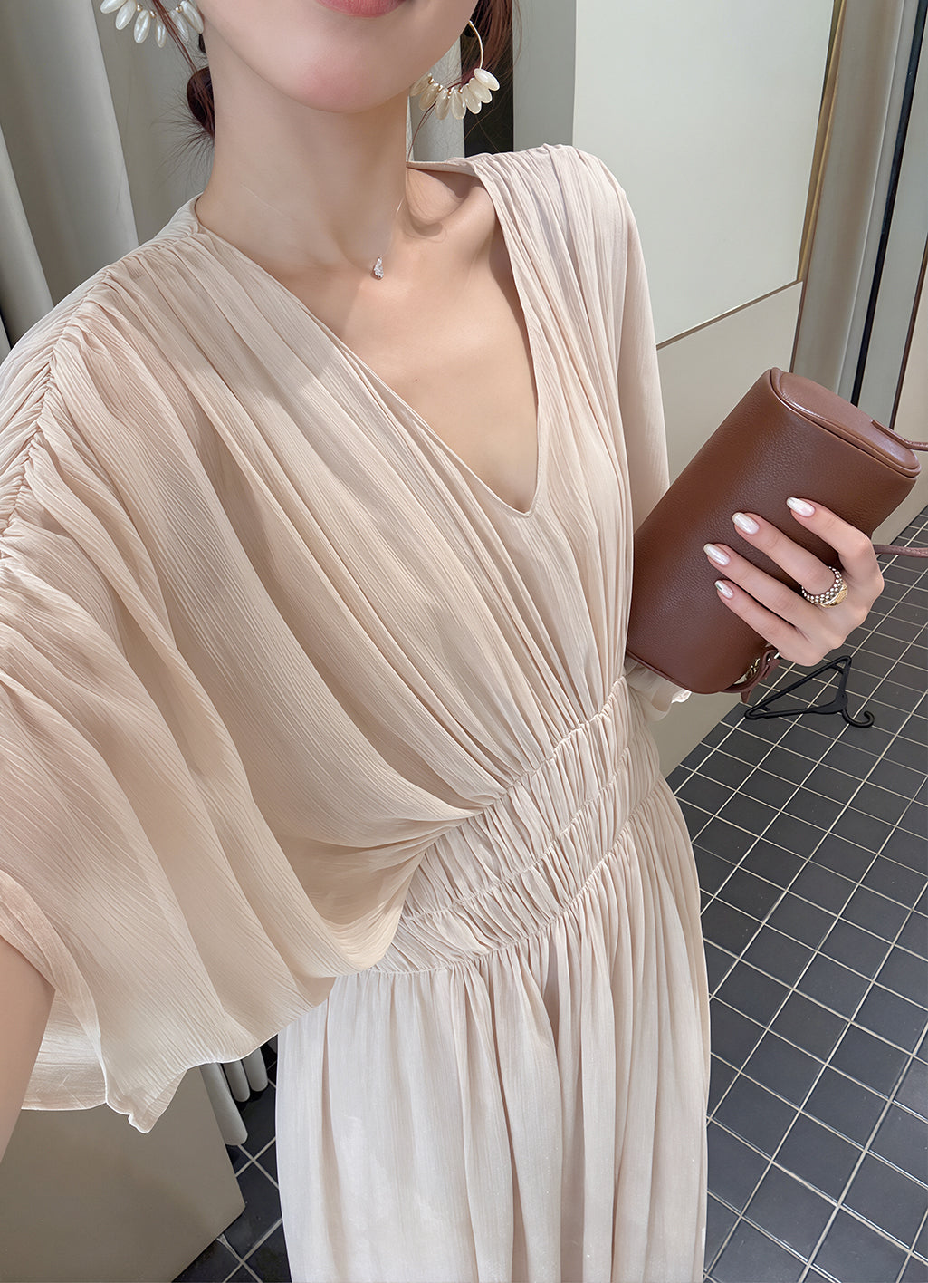 【dress】Vネックギャザーロングワンピース Q8756