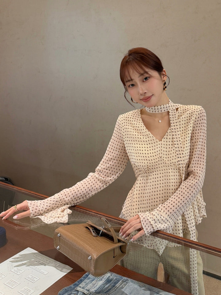 【tops】スカーフ付きvネックトップス Q9048