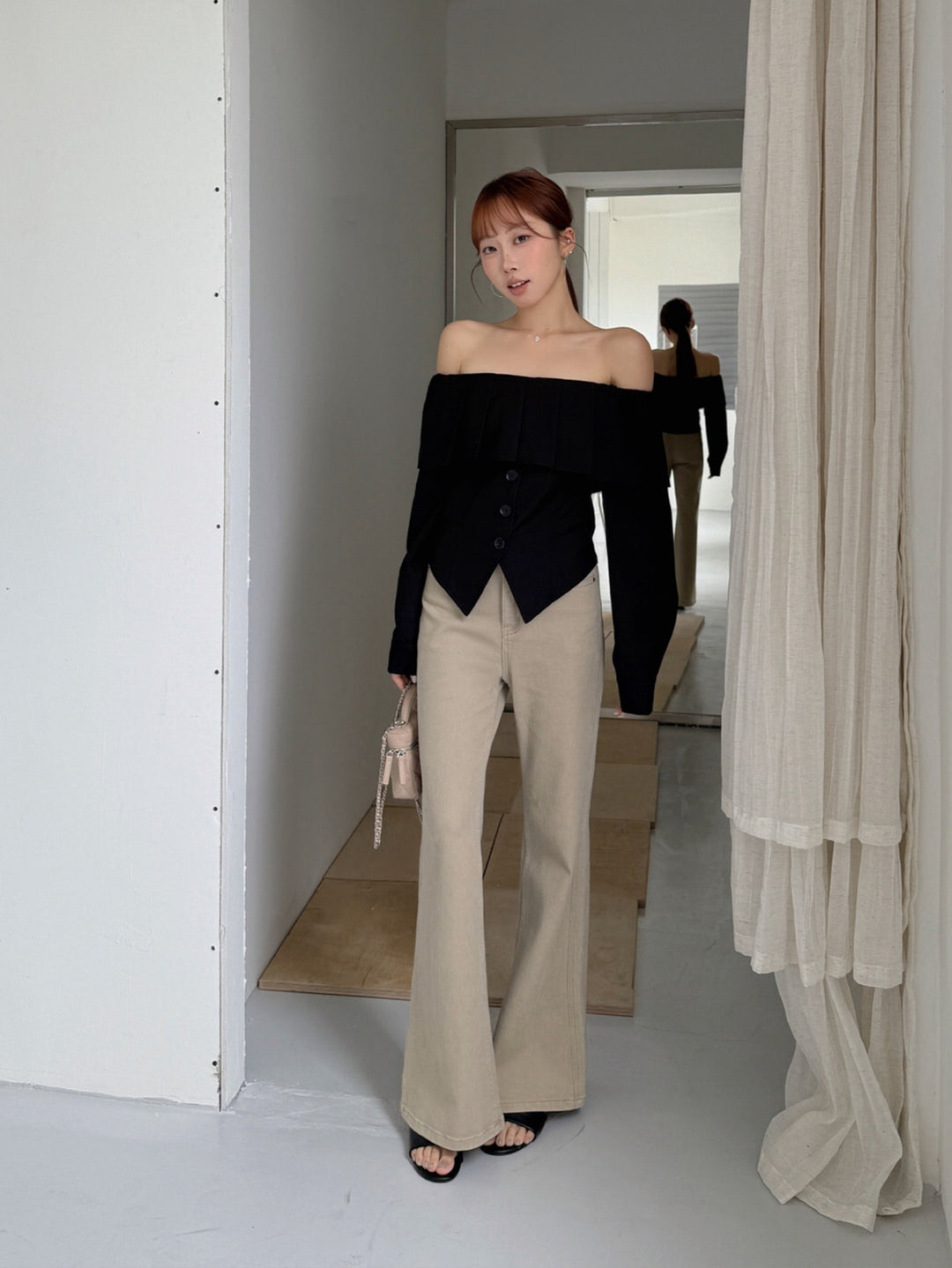 【tops】2色展開オフショルダートップス Q8989