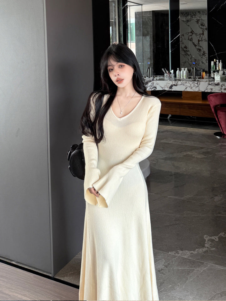 【dress】Vネックロングニットワンピース Q9181
