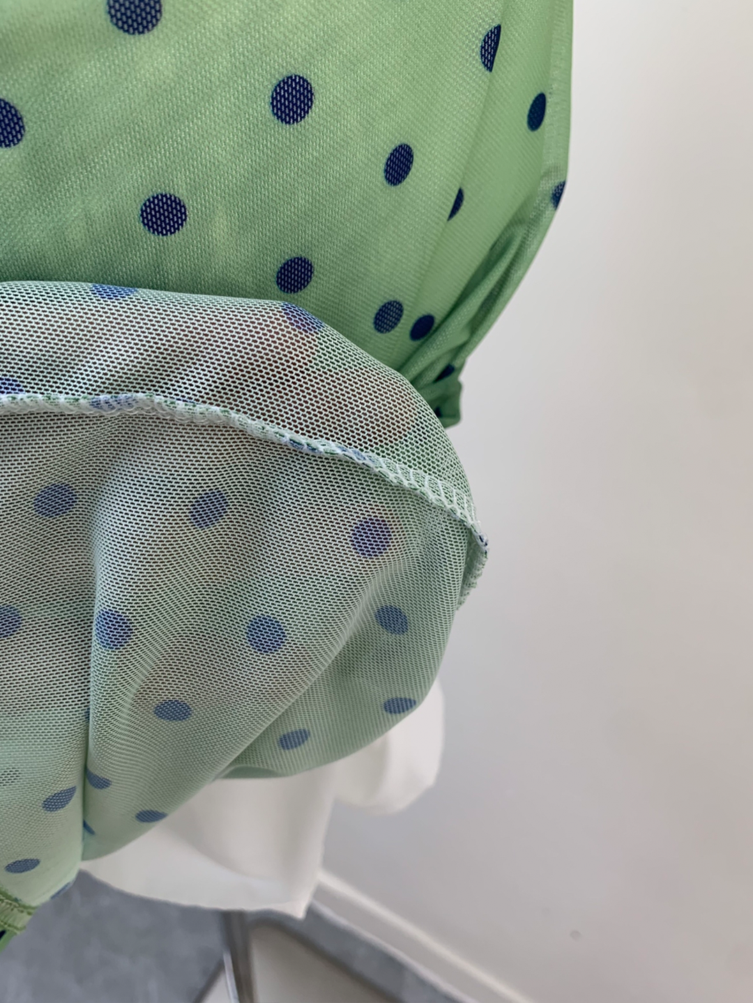 【dress】スカーフ付きドット柄ホルターネックロングワンピース Q8533