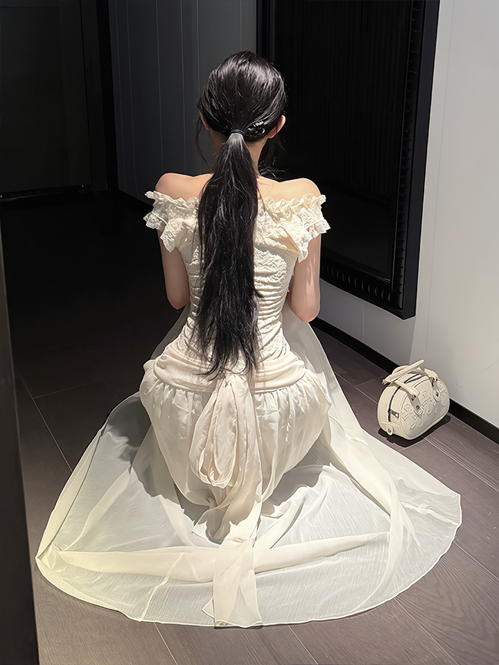 【dress】オフショルダーレースドッキングワンピース Q8633