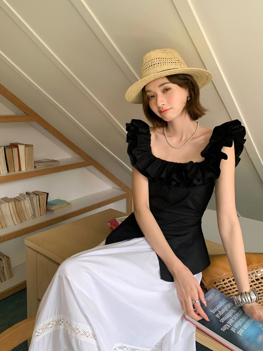 【tops】オフショルダーギャザーフリルトップス Q8693