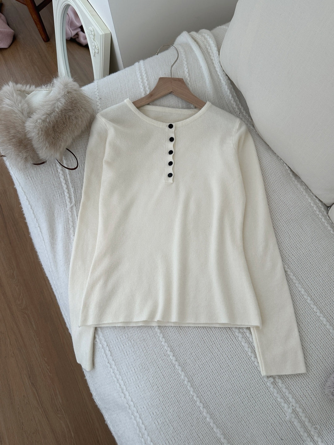 【tops】ファースカーフ付きニットトップス Q9324