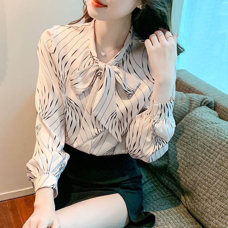 【tops】プリントシャツトップス　M18304