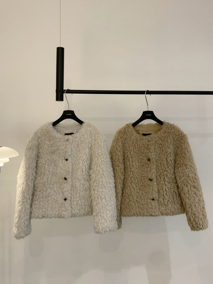 【outer】2色展開ファーコート Q9285