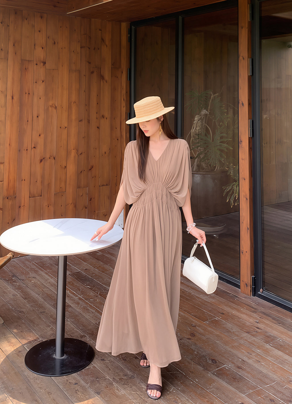 【dress】Vネックギャザーロングワンピース Q8756
