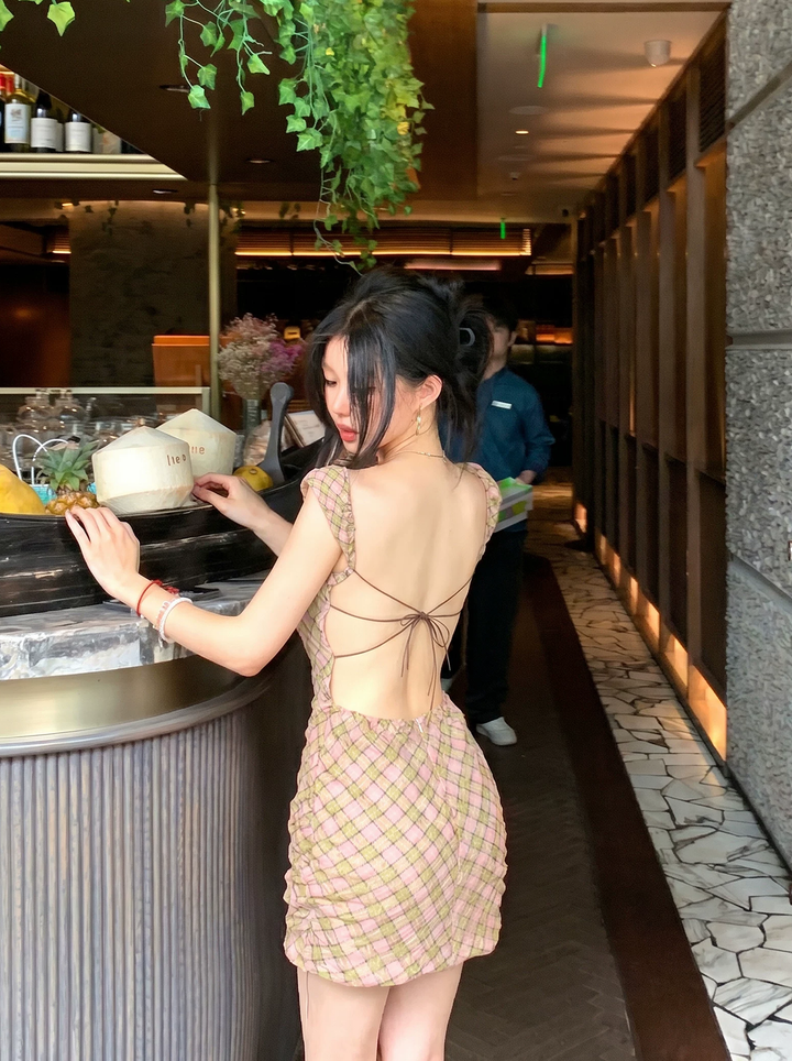 【dress】バックオーポンミニキャミワンピース Q8578