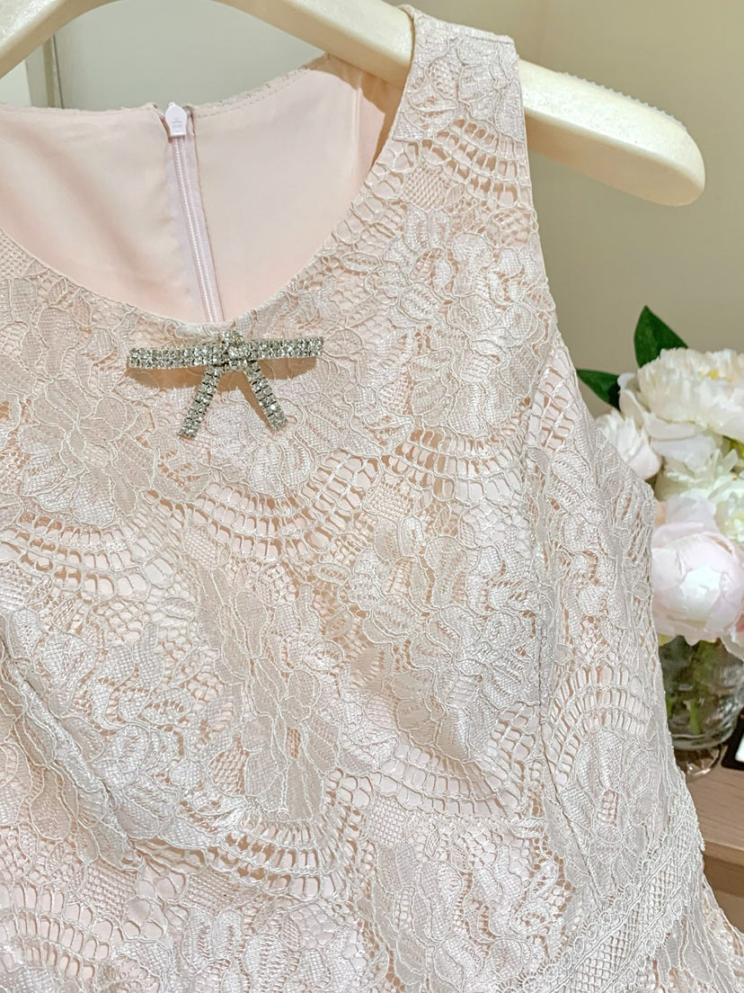 【dress】ノースリーブレースミニワンピース Q8688