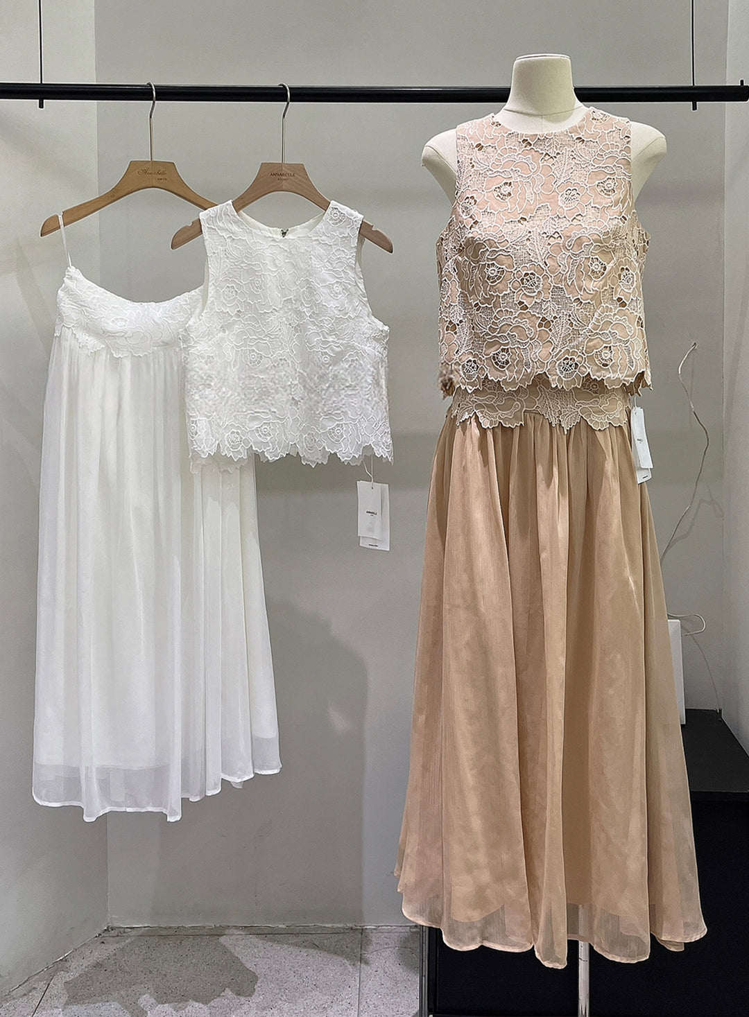 【set】ノースリーブレーストップス×ロングスカートセット Q8699