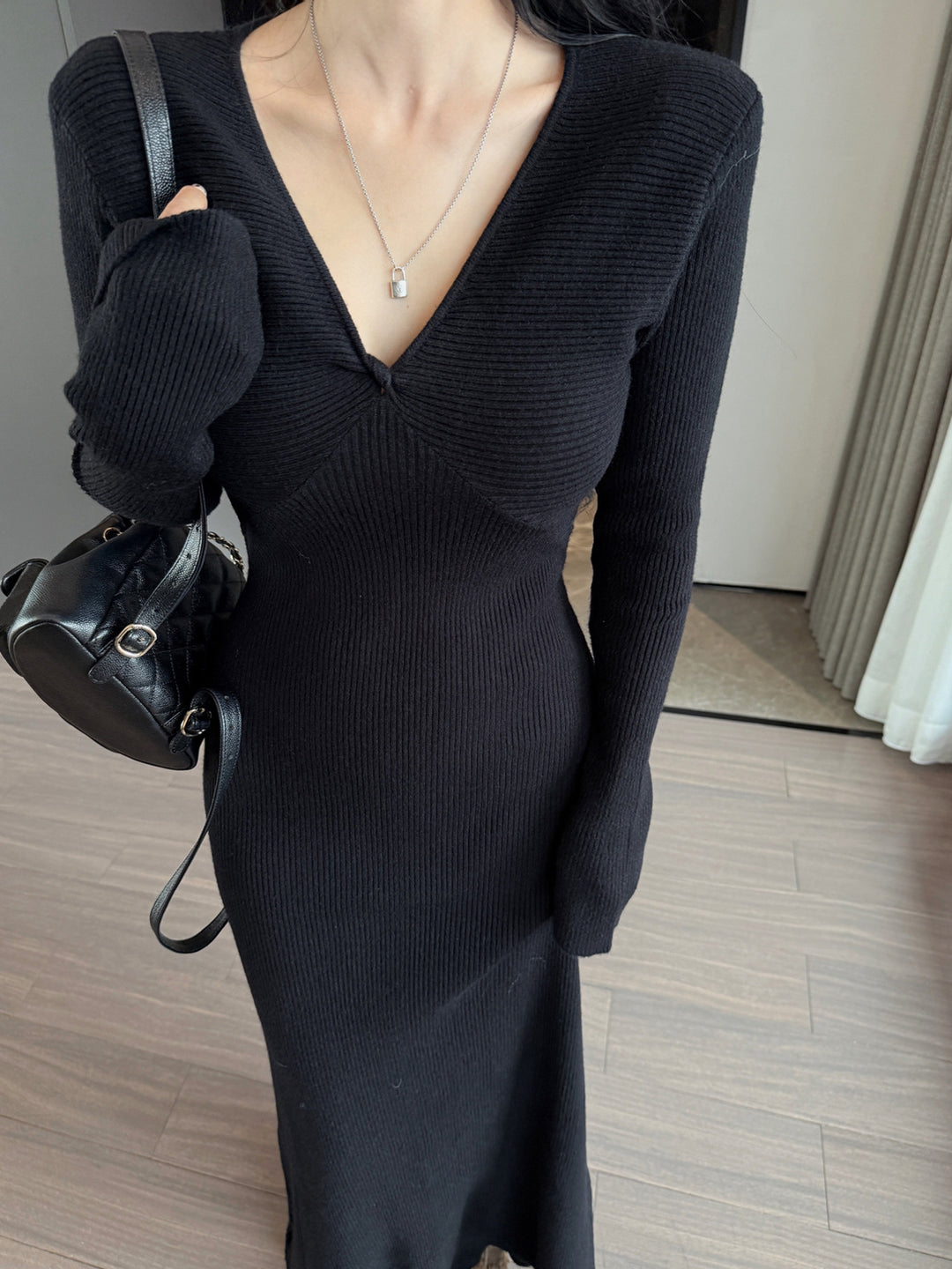 【dress】Vネックロングニットワンピース Q9187