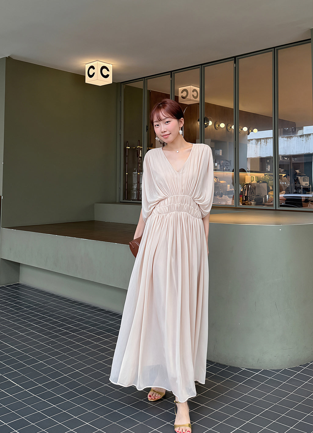 【dress】Vネックギャザーロングワンピース Q8756