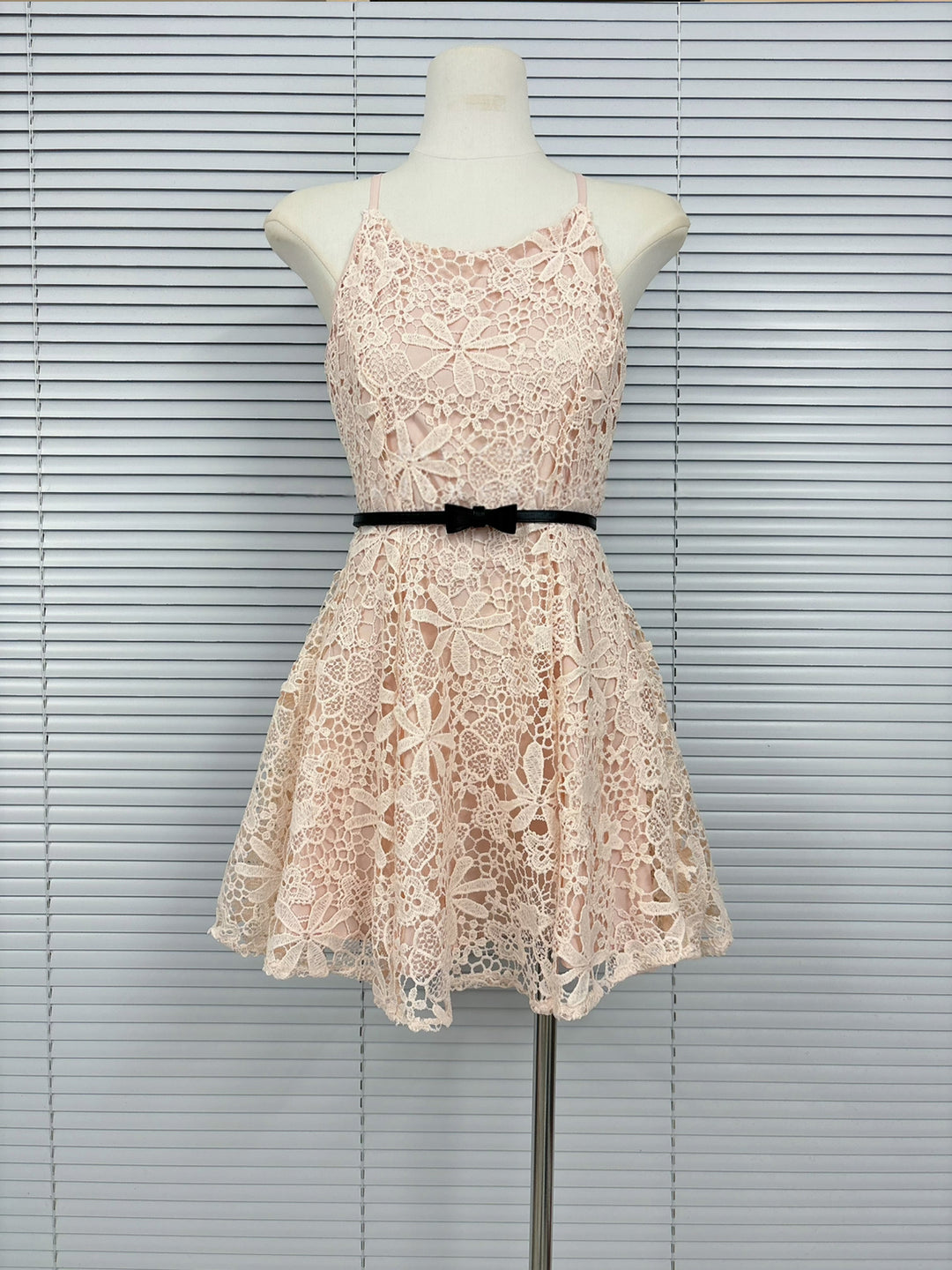 【dress】ベルト付きノースリーブレースワンピース Q8755
