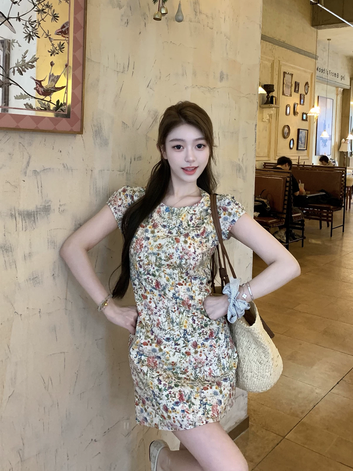 【dress】フラワー柄ワンピース Q8535