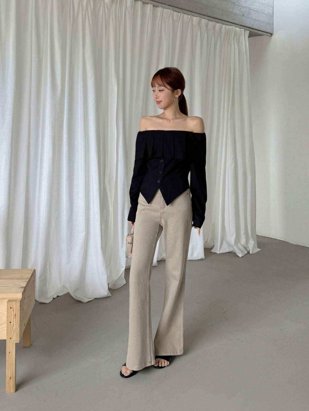【tops】2色展開オフショルダートップス Q8989
