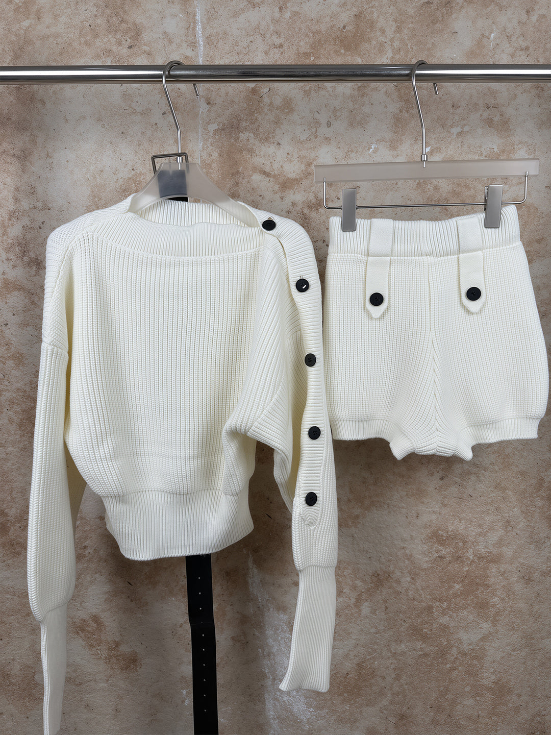 【set】ワンショルダーニットトップス×ベルト付きショートパンツセット Q9339