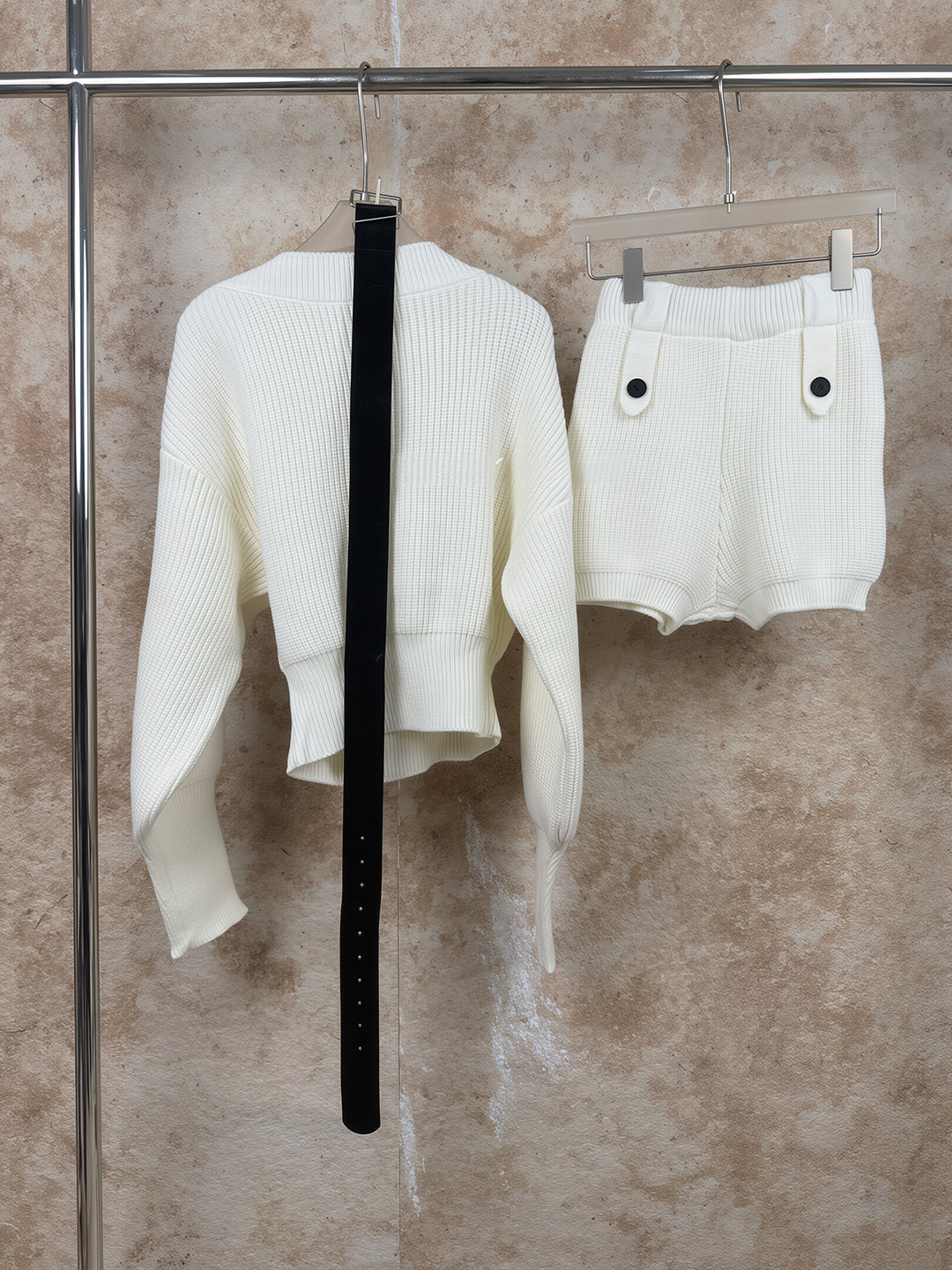 【set】ワンショルダーニットトップス×ベルト付きショートパンツセット Q9339