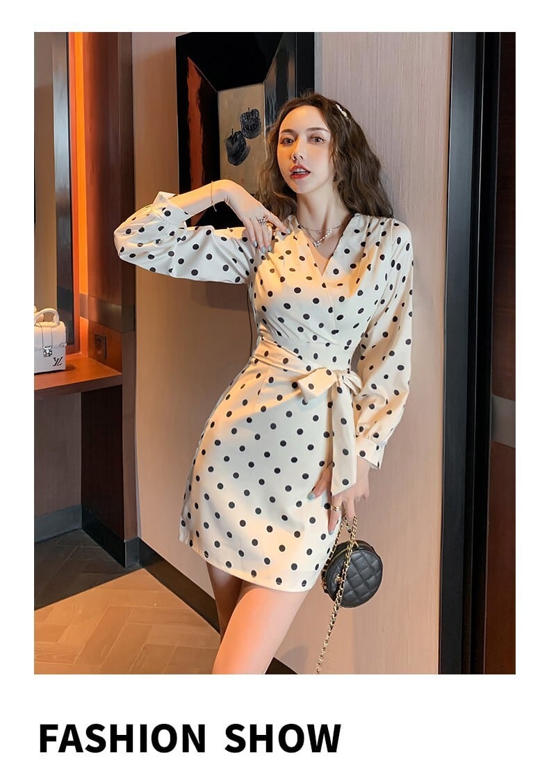 【dress】大人らしい ドット柄デートワンピース着瘦せ　M17100