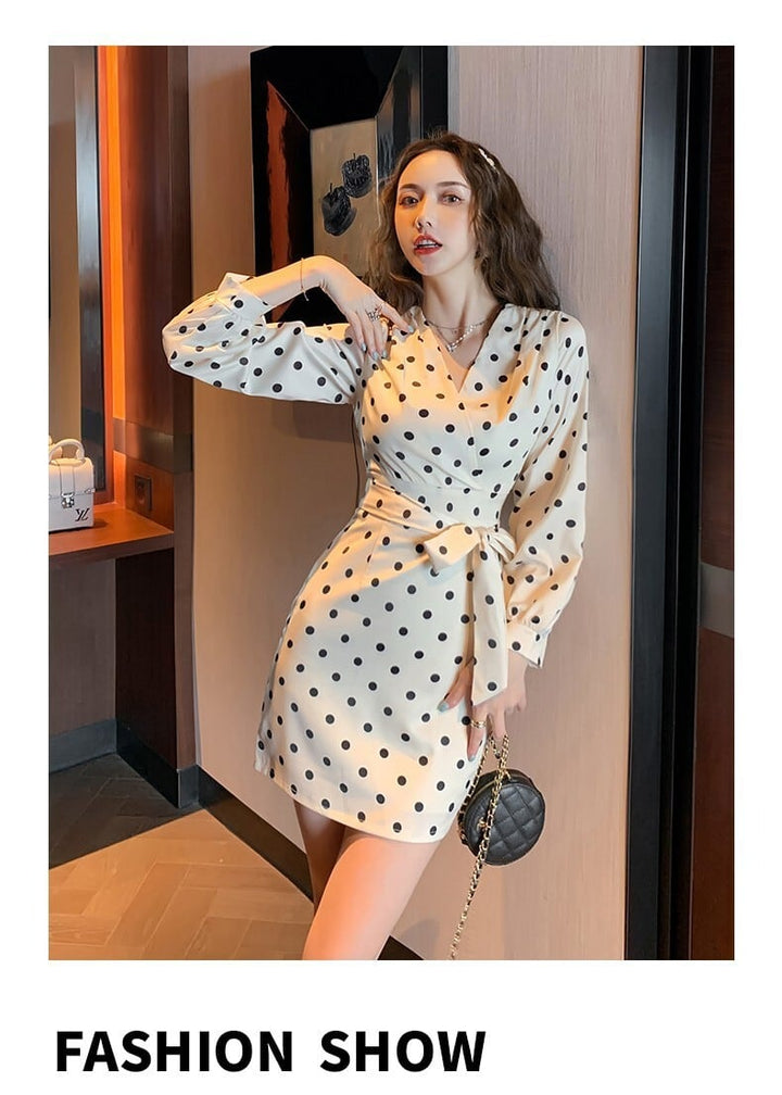 【dress】大人らしい ドット柄デートワンピース着瘦せ　M17100