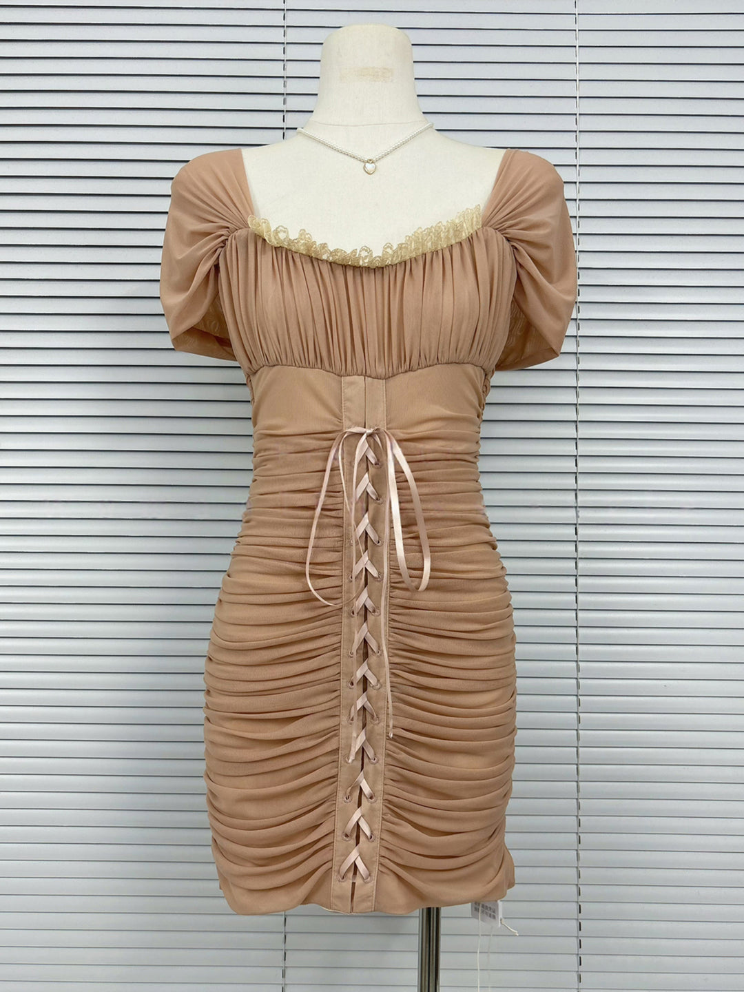 【dress】2WAYストラップギャザーミニワンピース Q8763