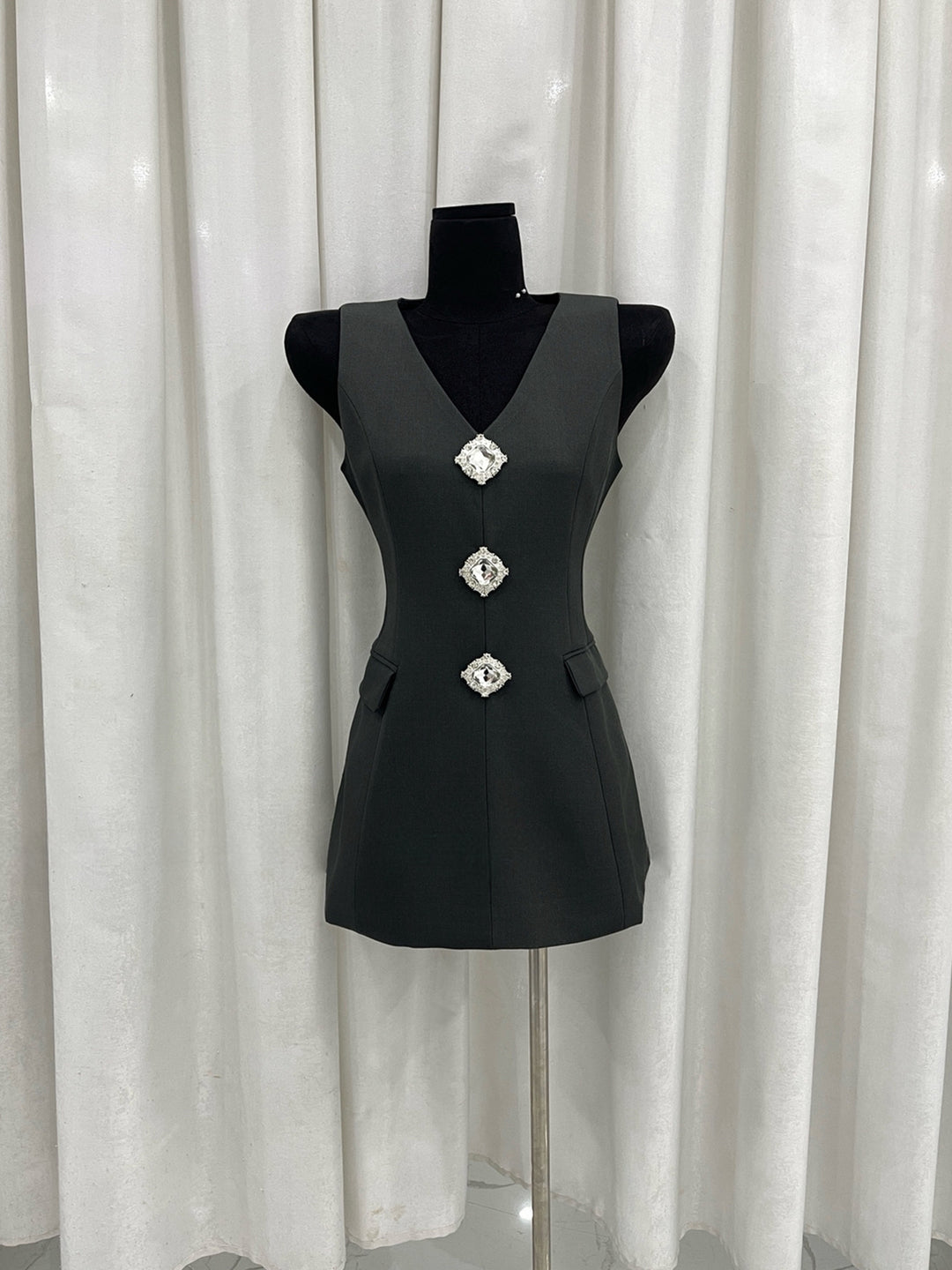 【dress】ラインストーン付きベストワンピース Q9087