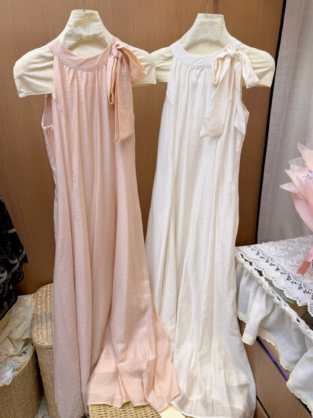 【dress】ノースリーブリボン付きロングワンピース Q8663