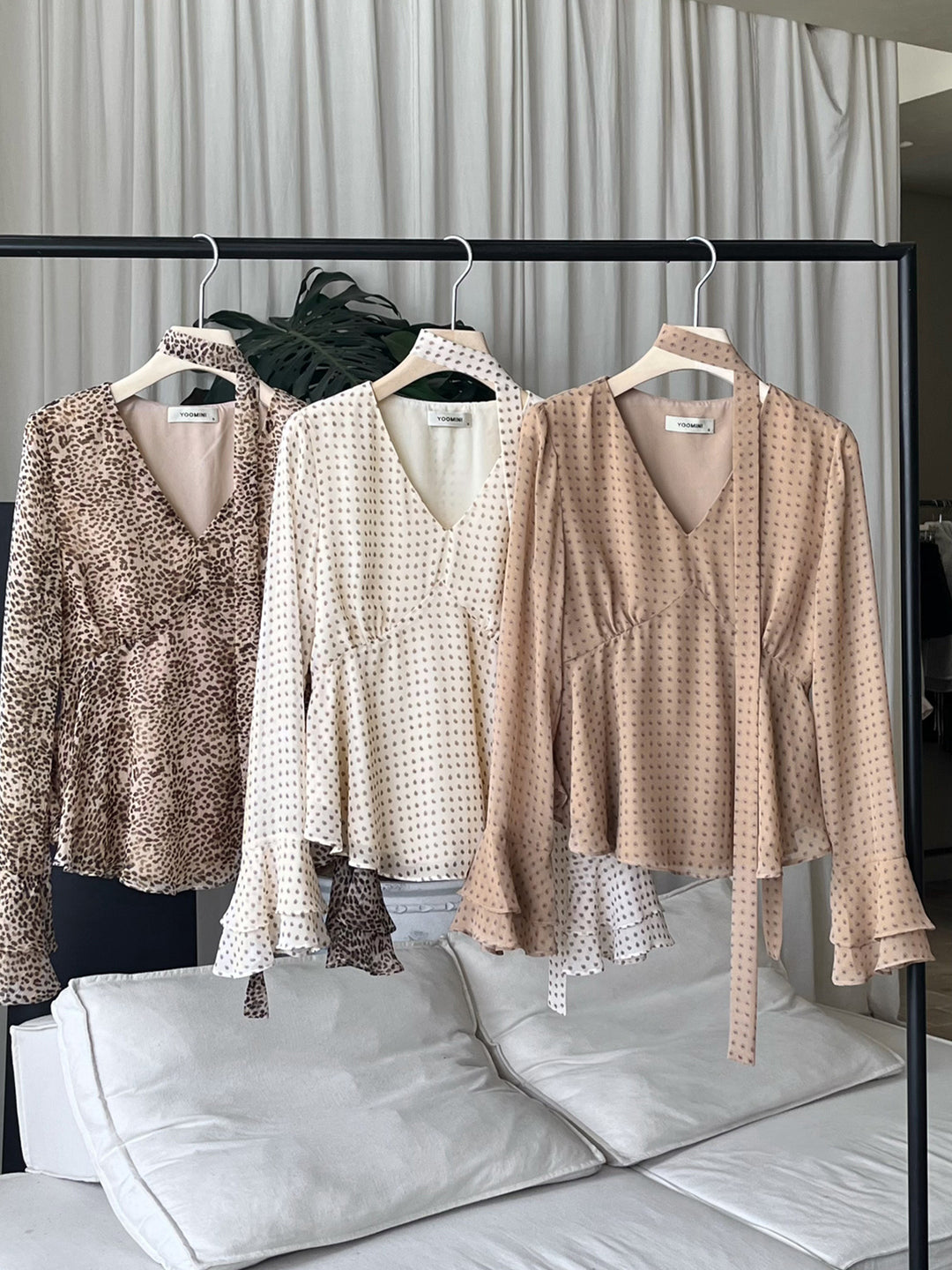 【tops】スカーフ付きvネックトップス Q9048