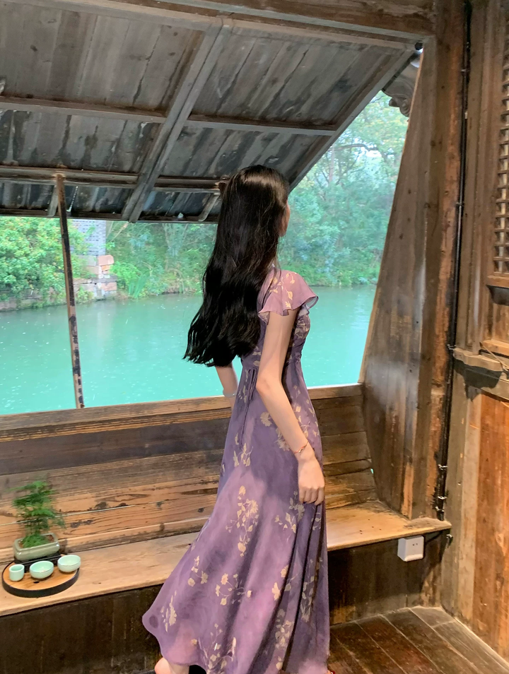 【dress】Vネックフラワー柄ロングワンピース Q8550