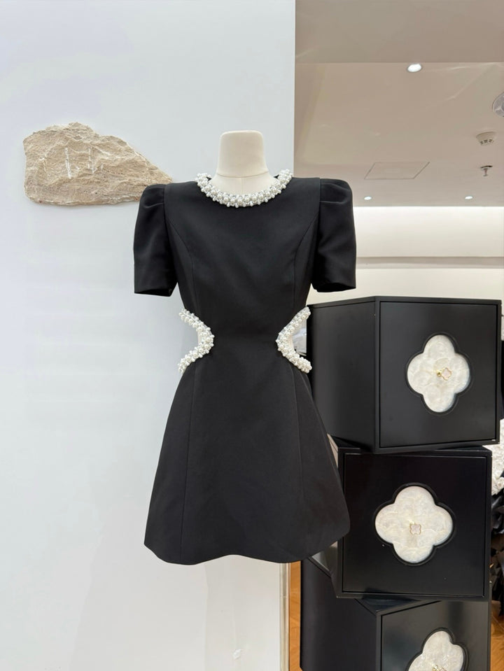【dress】パール付き腰カットワンピース Q8769