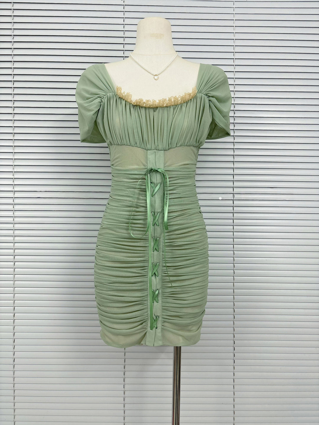 【dress】2WAYストラップギャザーミニワンピース Q8763