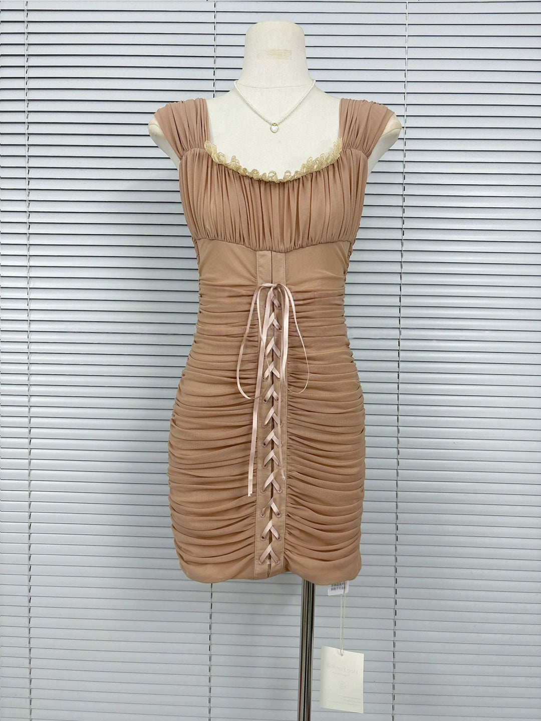 【dress】2WAYストラップギャザーミニワンピース Q8763